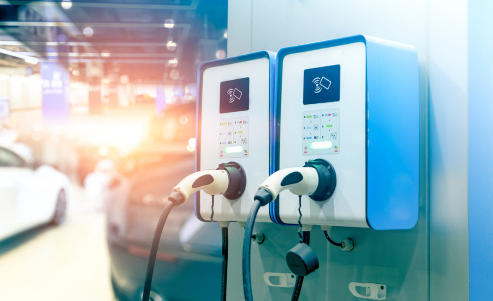 Electric car charging station for charging EV battery